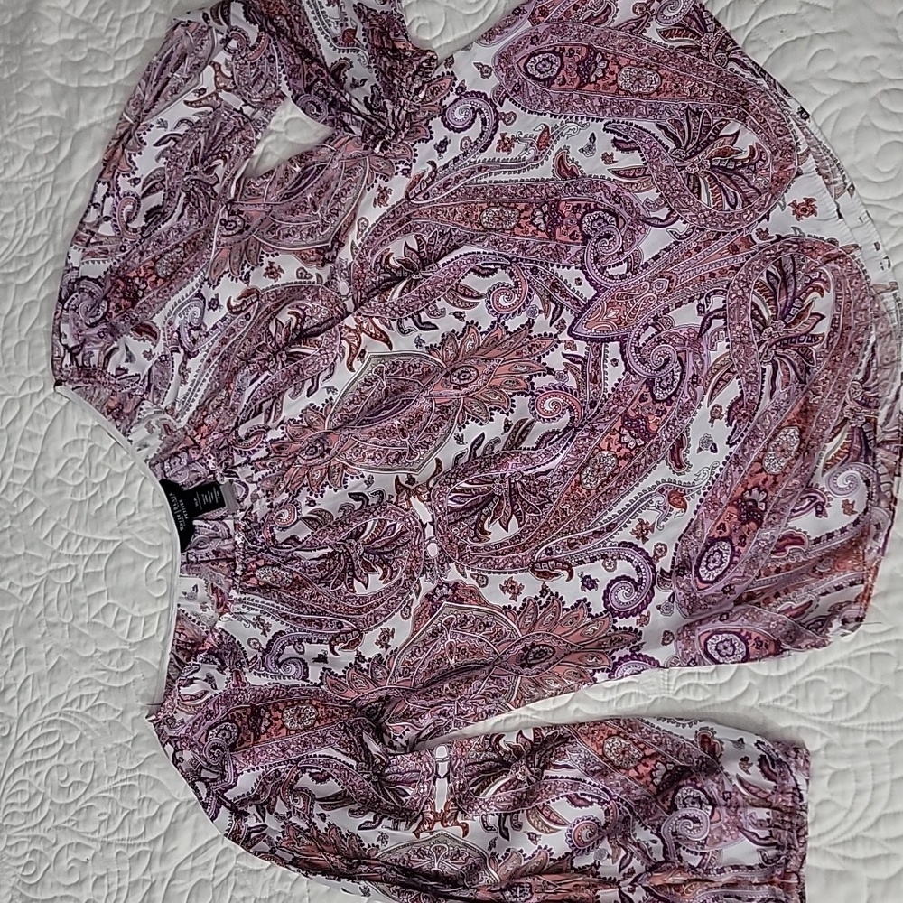 White House Black Market Purple and White Paisley Blouse With Slits On Sleeves - Picture 1 of 13